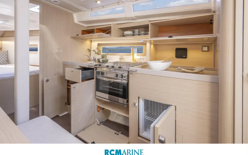 slider 14 Beneteau Oceanis 37.1