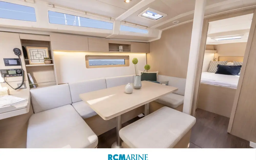 slider 16 Beneteau Oceanis 37.1