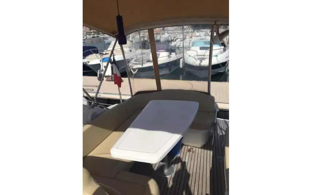 slider 9 Beneteau Monte Carlo 27