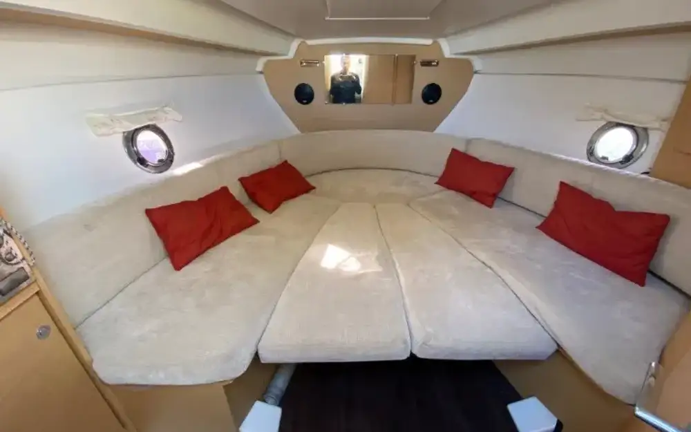 slider 3 Beneteau Monte Carlo 27