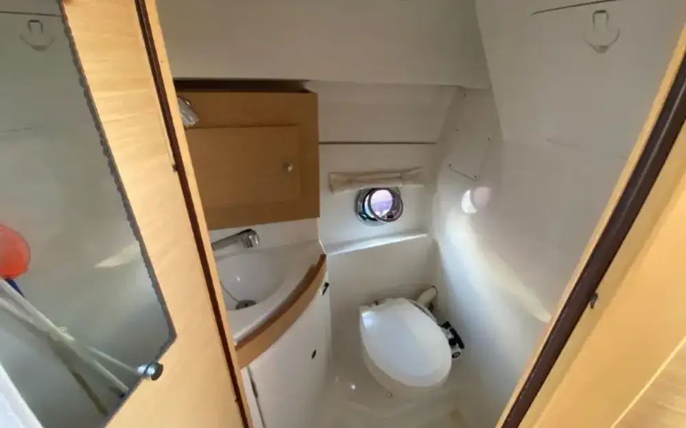 slider 8 Beneteau Monte Carlo 27