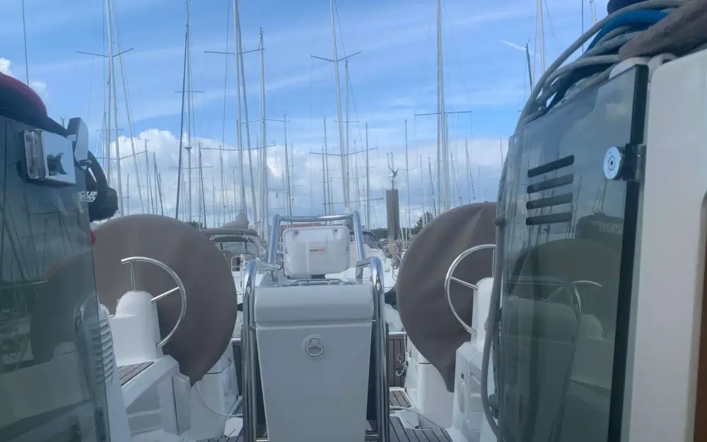 slider 9 Jeanneau Sun Odyssey 389