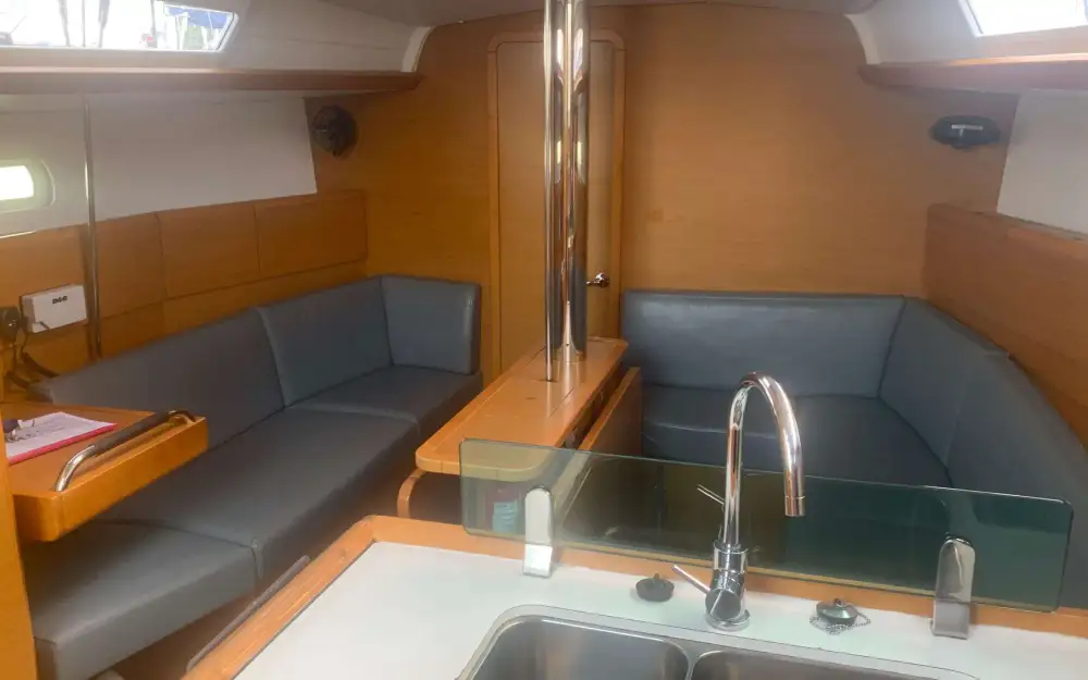 slider 15 Jeanneau Sun Odyssey 389