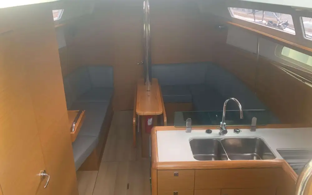 slider 16 Jeanneau Sun Odyssey 389
