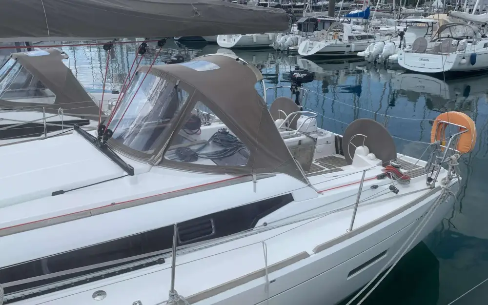 slider 1 Jeanneau Sun Odyssey 389