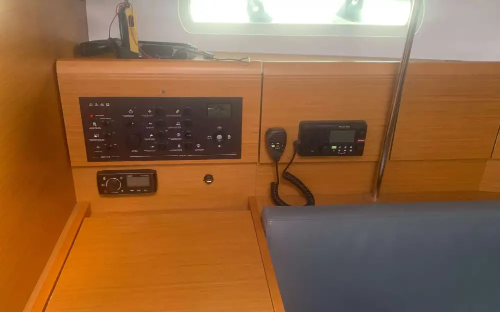 slider 19 Jeanneau Sun Odyssey 389