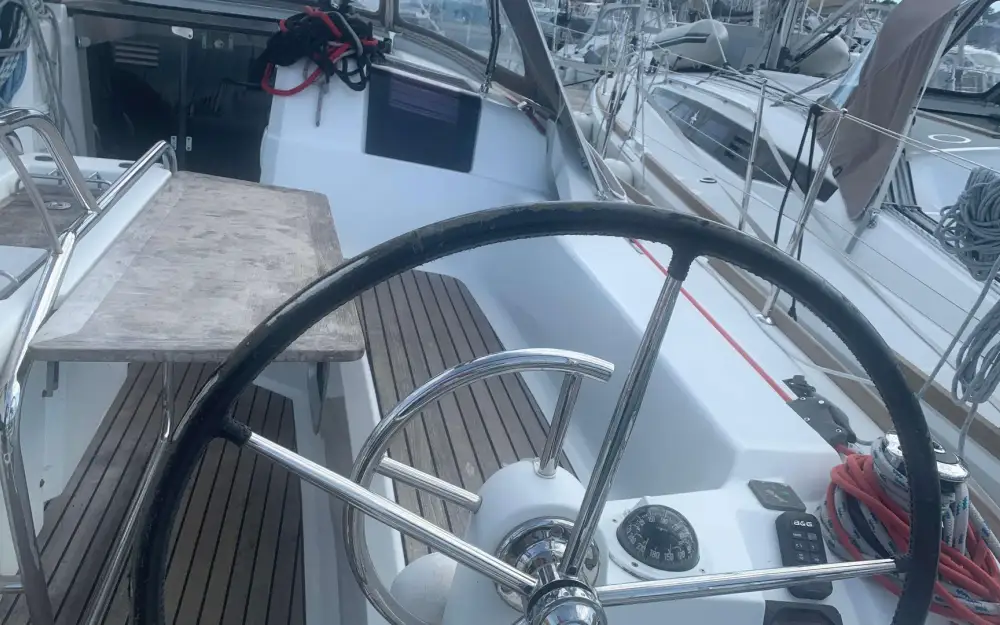 slider 6 Jeanneau Sun Odyssey 389