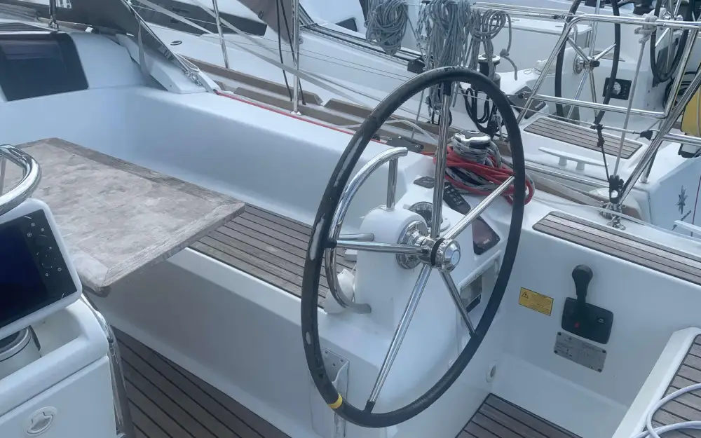 slider 7 Jeanneau Sun Odyssey 389