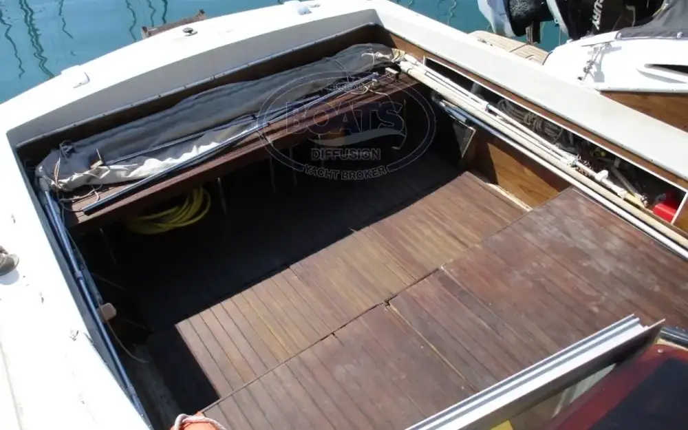 slider 1 Chris Craft Commander