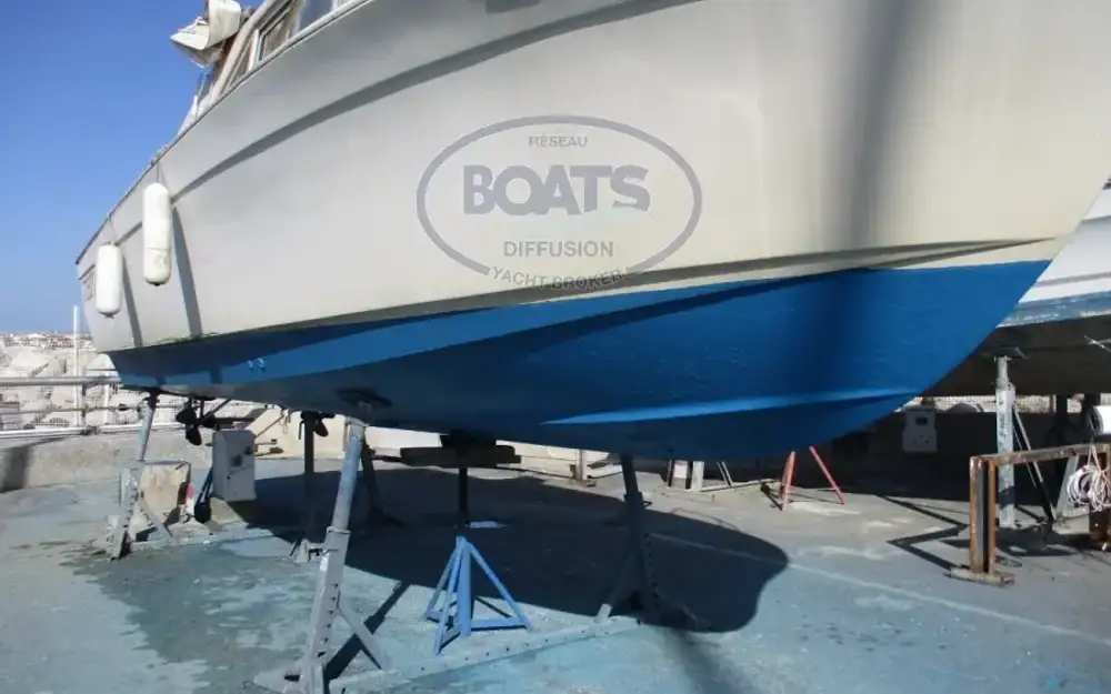 slider 5 Chris Craft Commander