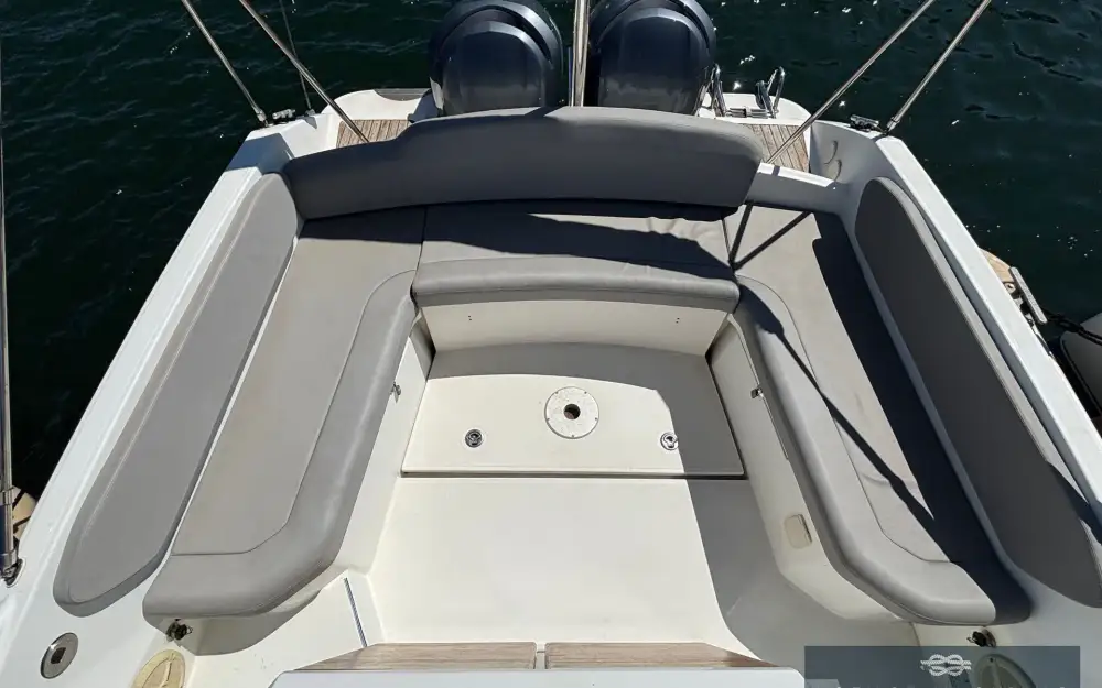 slider 9 Beneteau Flyer 850 Sun Deck