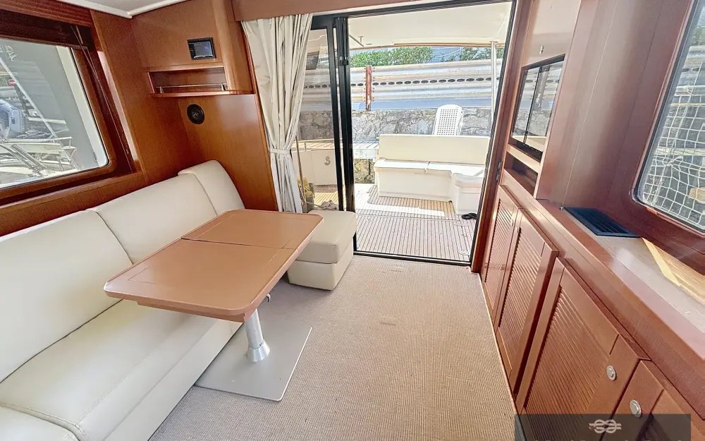 slider 11 Beneteau Swift Trawler 44