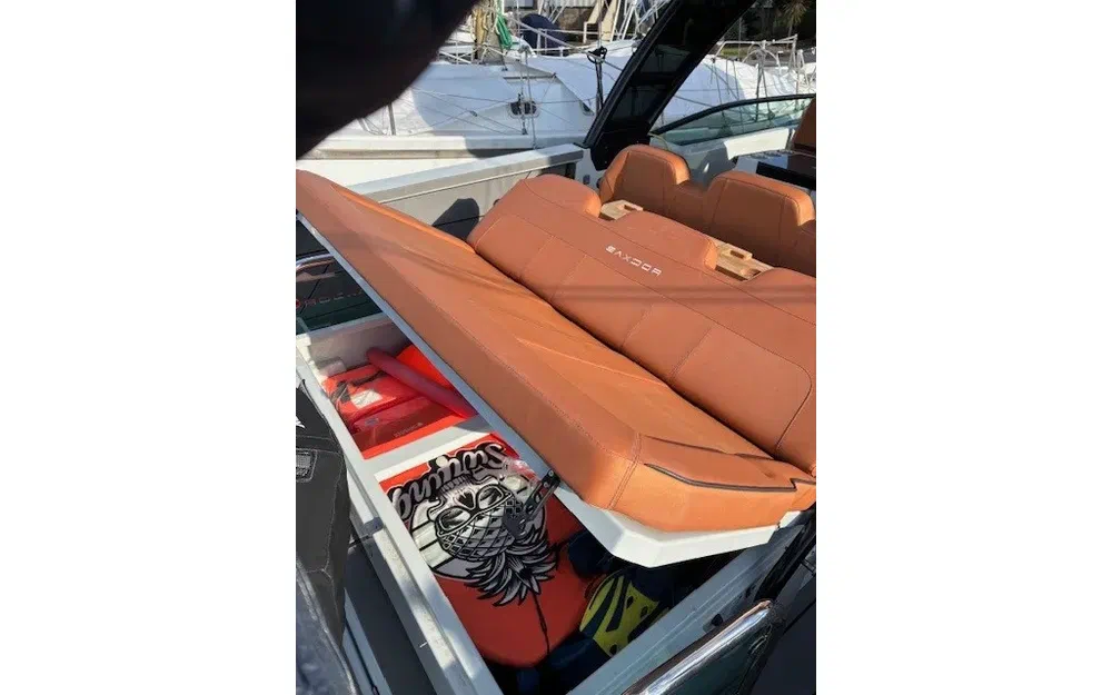 slider 13 Saxdor 320 GTO