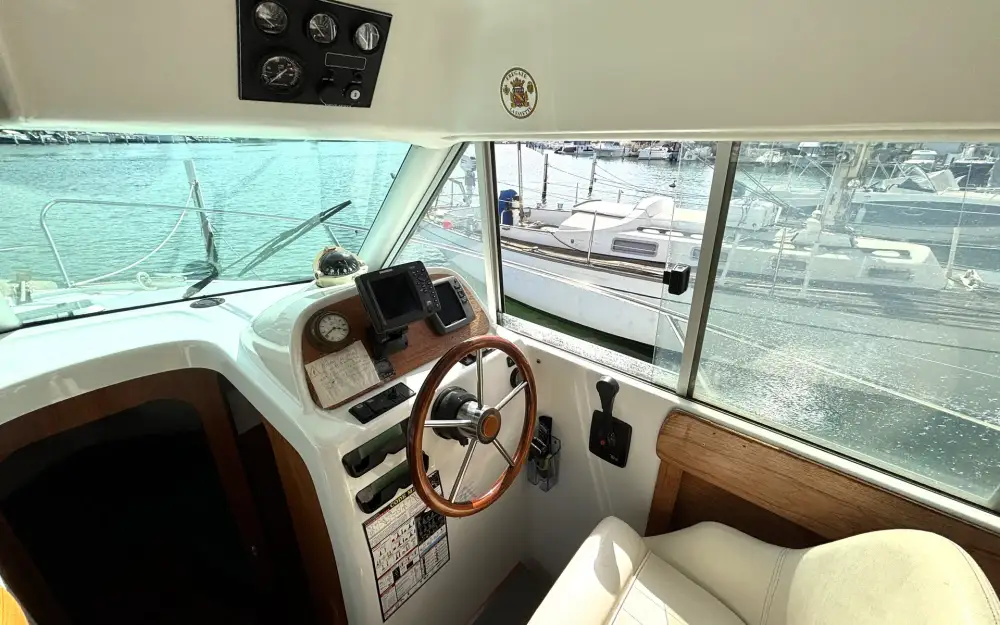 slider 6 Jeanneau Merry Fisher 805