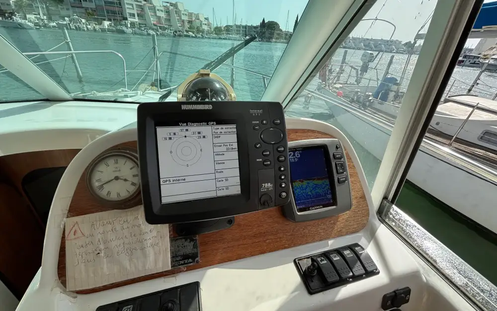 slider 7 Jeanneau Merry Fisher 805