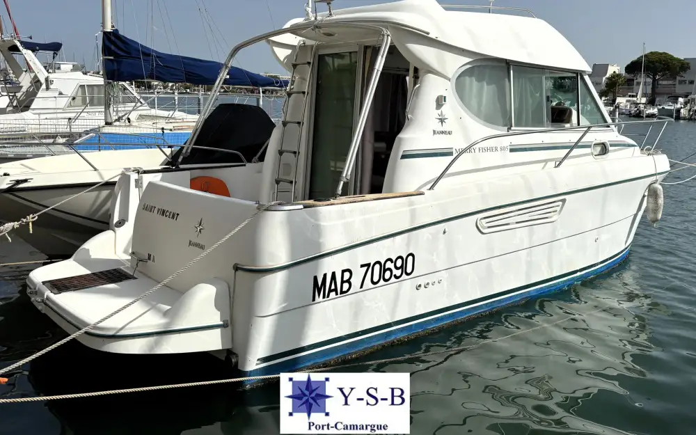 slider 0 Jeanneau Merry Fisher 805