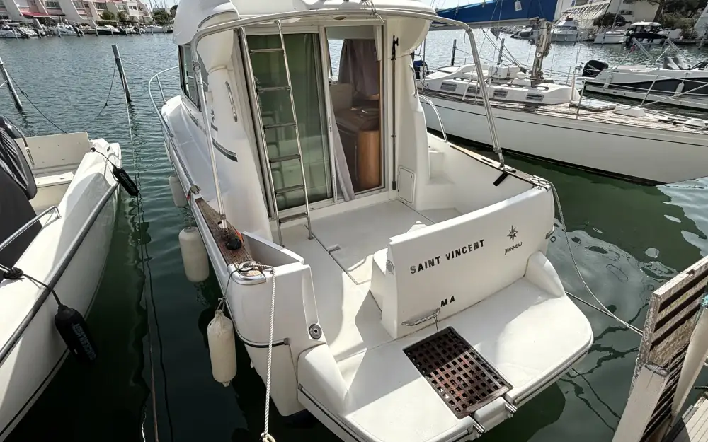 slider 1 Jeanneau Merry Fisher 805