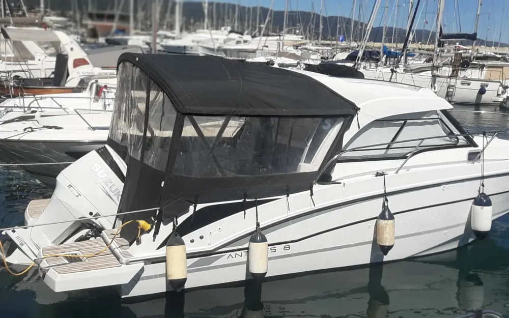 slider 0 Beneteau Antares 8 OB - null