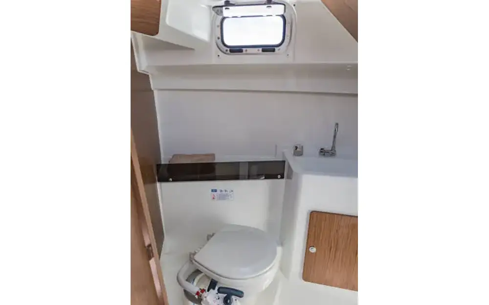 slider 8 Beneteau Antares 8 OB