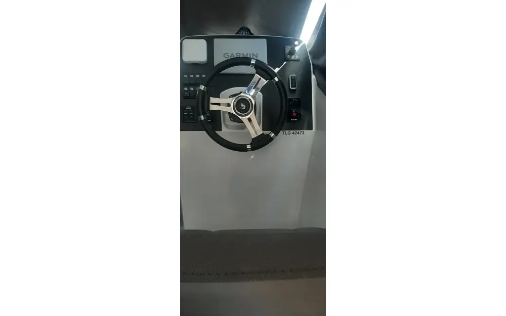 slider 4 Beneteau Antares 8 OB