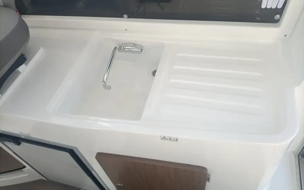 slider 6 Beneteau Antares 8 OB