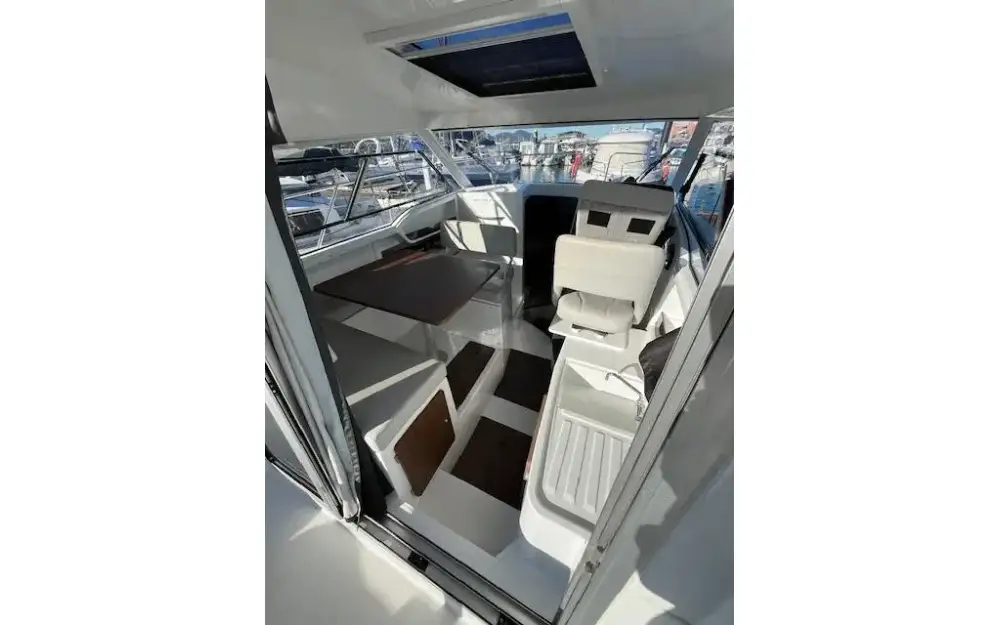 slider 5 Beneteau Antares 8 OB