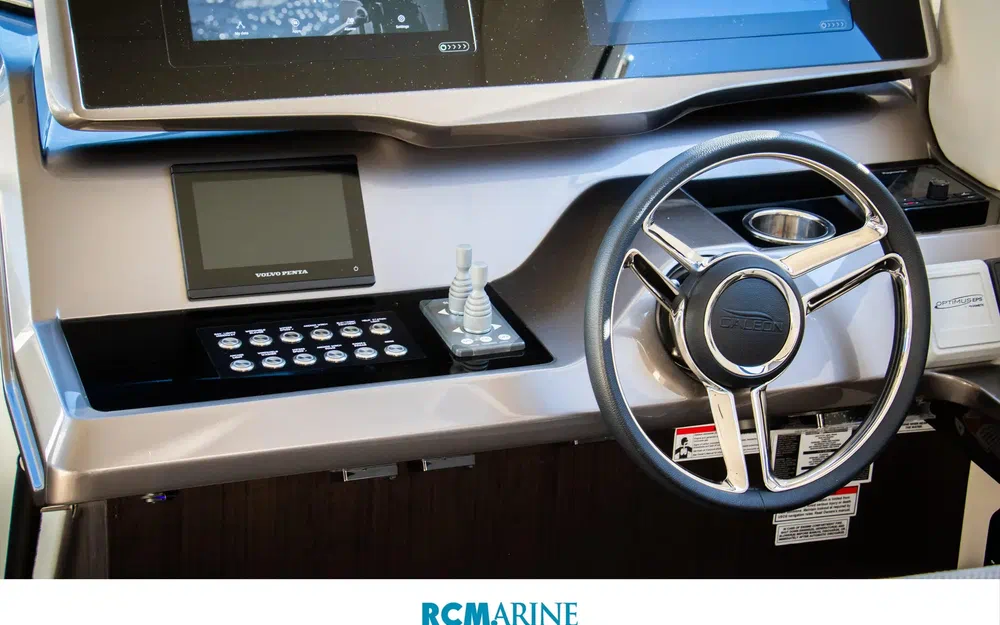 slider 9 Galeon 480 Fly