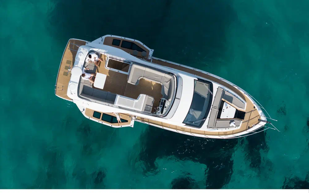 slider 6 Galeon 480 Fly