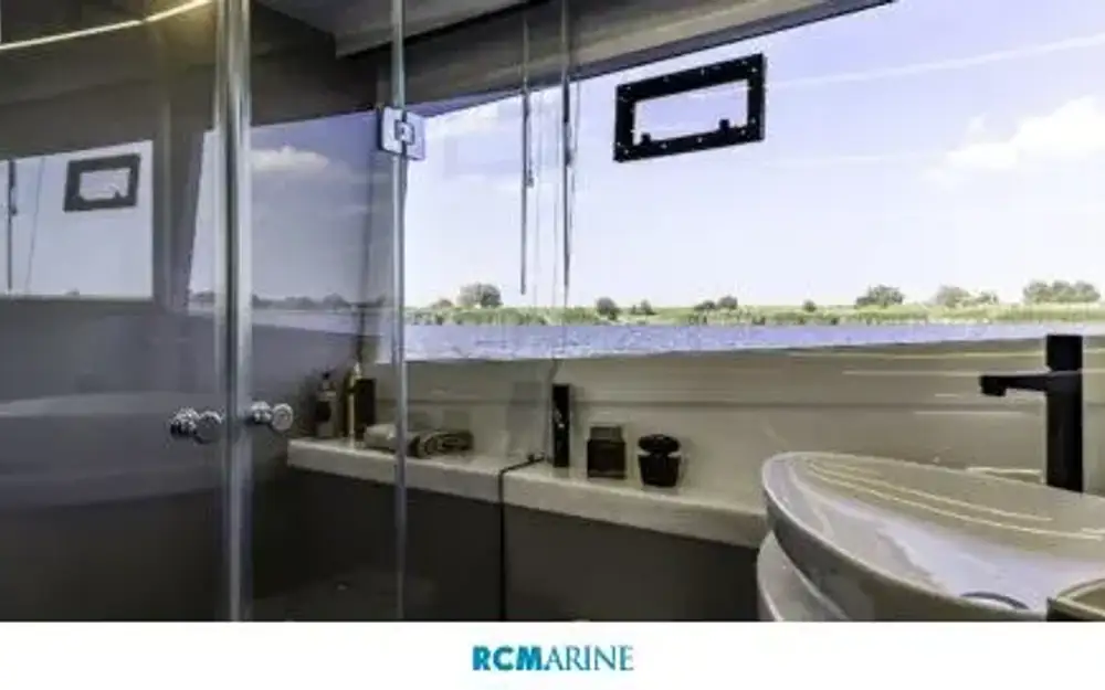 slider 31 Galeon  560 Fly