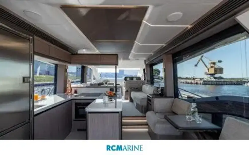 slider 8 Galeon  560 Fly