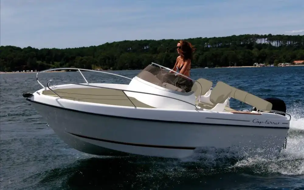 B2 MarineCap Ferret 522 Sun Deck