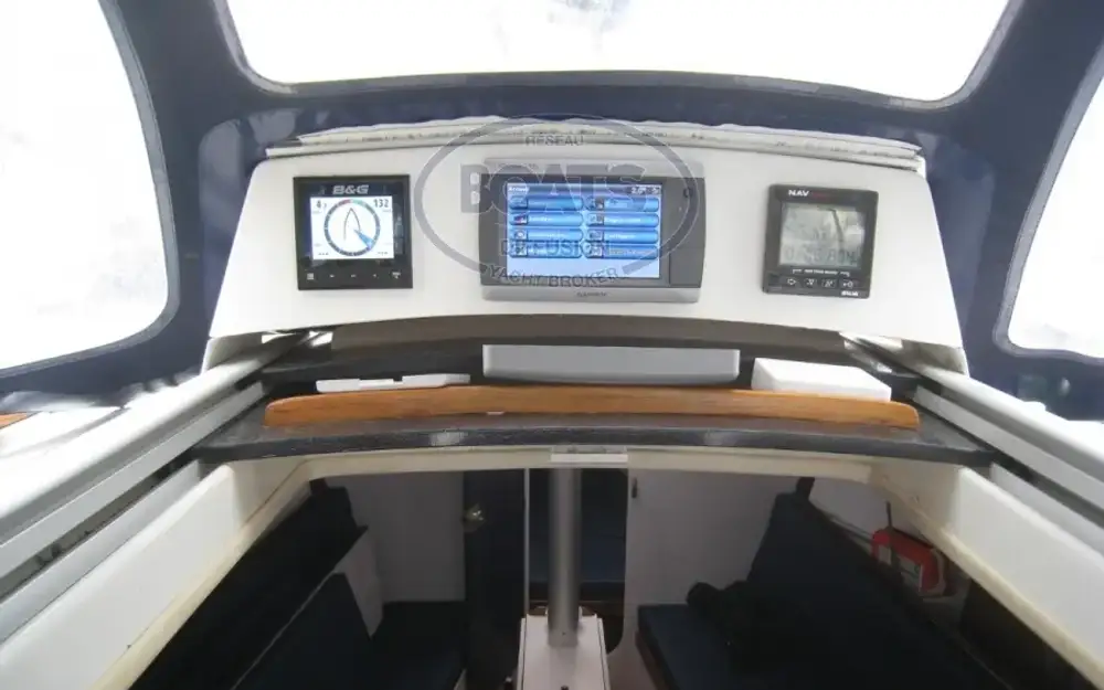 slider 1 Beneteau First 305 DL