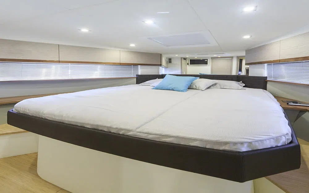 slider 12 Rio Yachts Sport Coupe 44