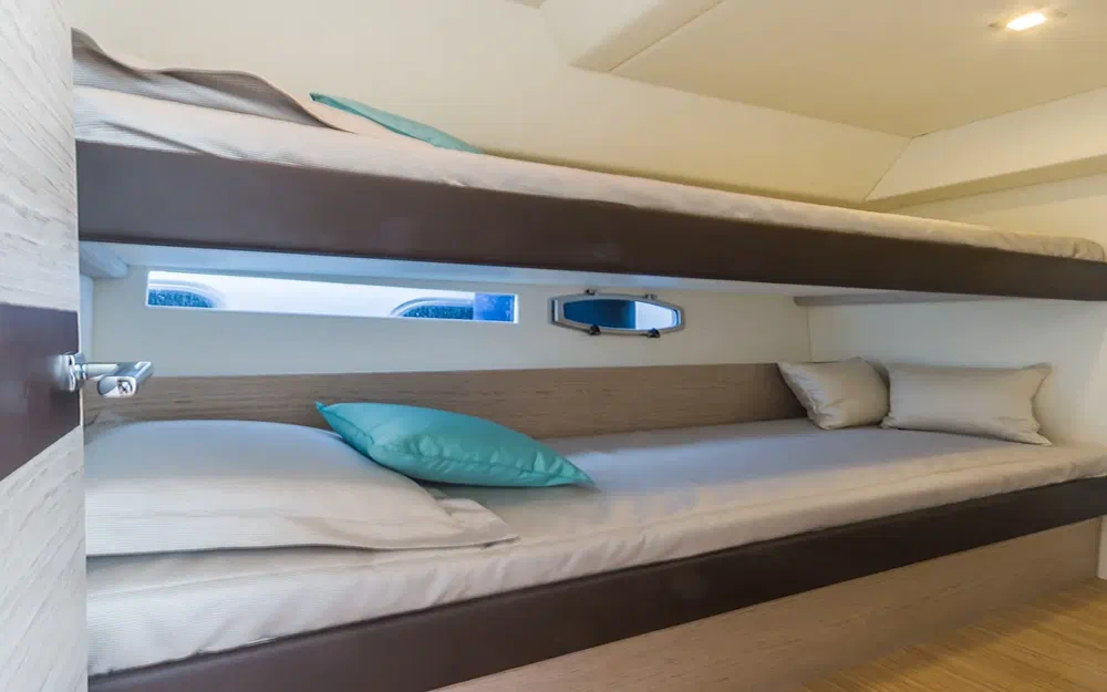 slider 13 Rio Yachts Sport Coupe 44