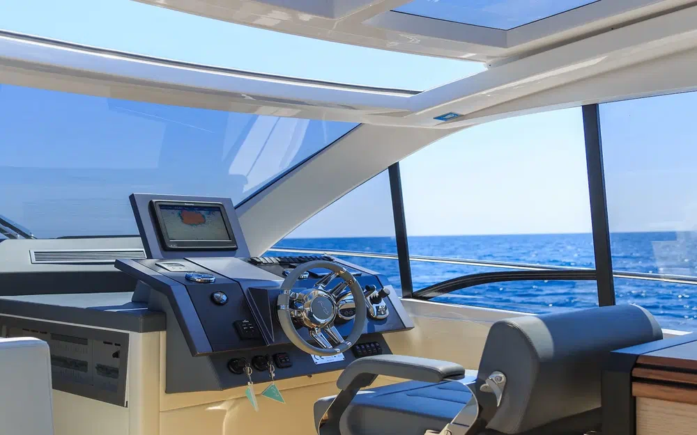 slider 7 Rio Yachts Sport Coupe 44