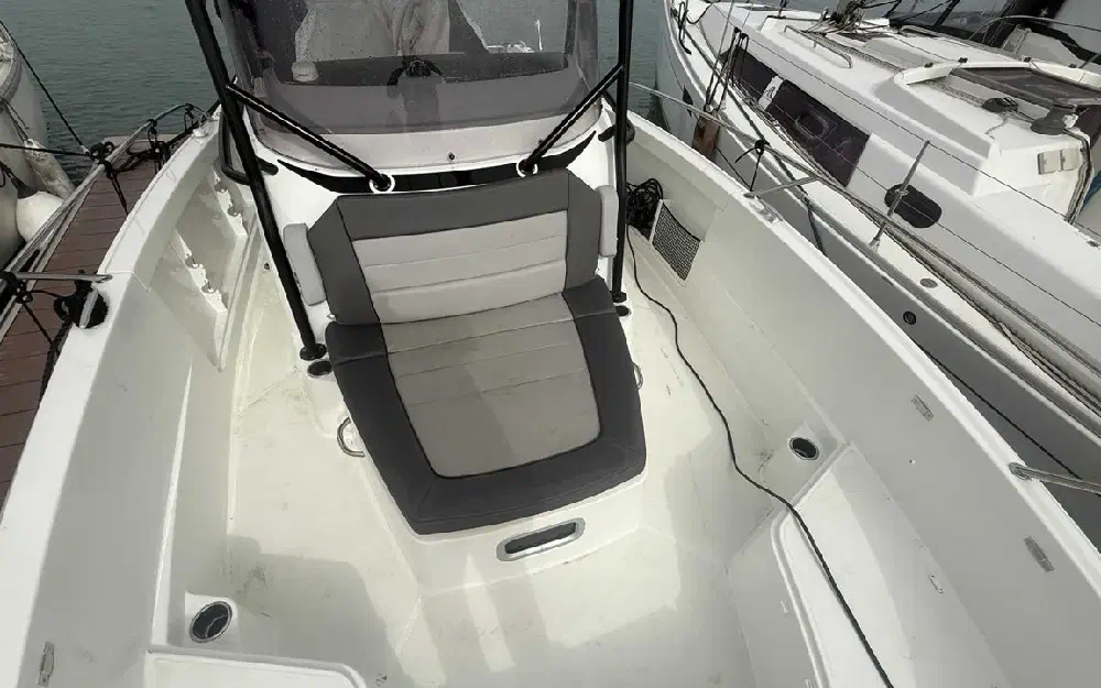 slider 23 Jeanneau Cap Camarat 9.0 CC