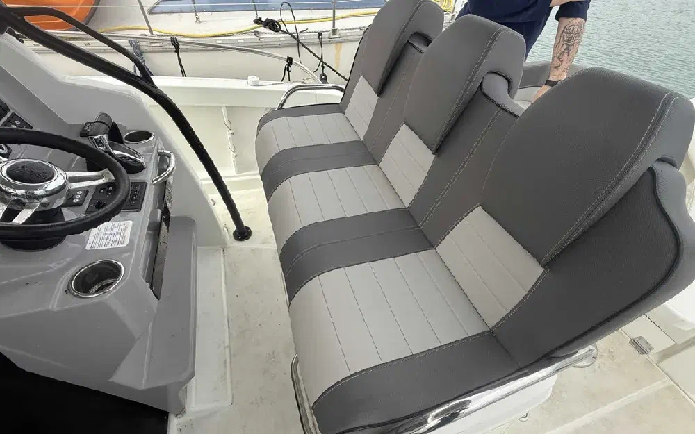 slider 31 Jeanneau Cap Camarat 9.0 CC