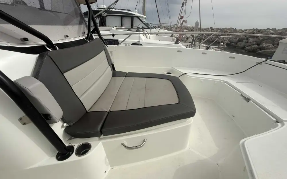 slider 7 Jeanneau Cap Camarat 9.0 CC
