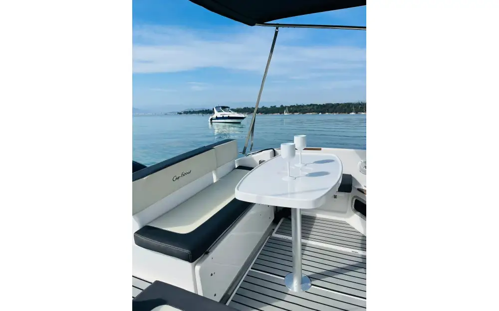 slider 1 B2 Marine Cap Ferret 752 Day Cruiser