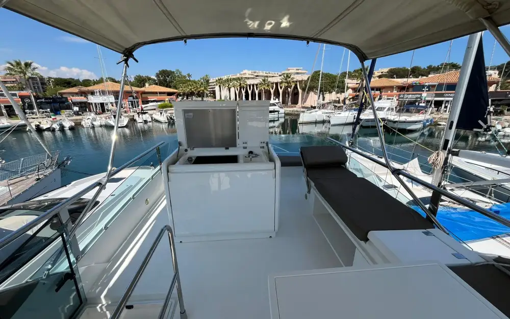 slider 9 Fairline Squadron 42