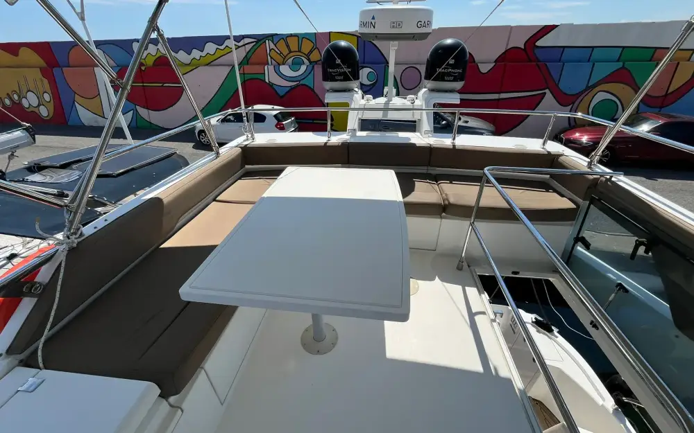 slider 10 Fairline Squadron 42