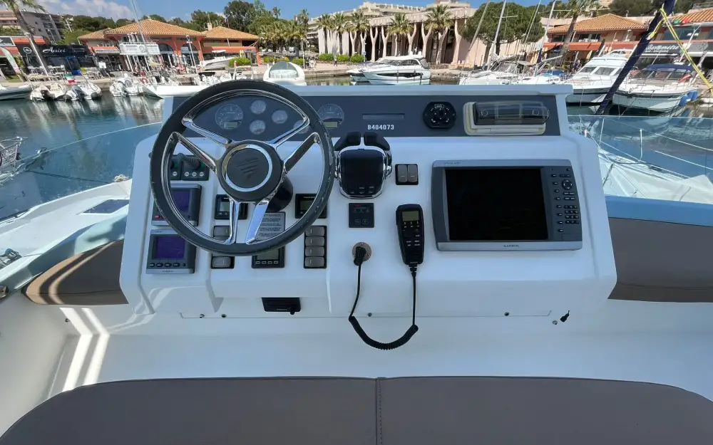 slider 12 Fairline Squadron 42