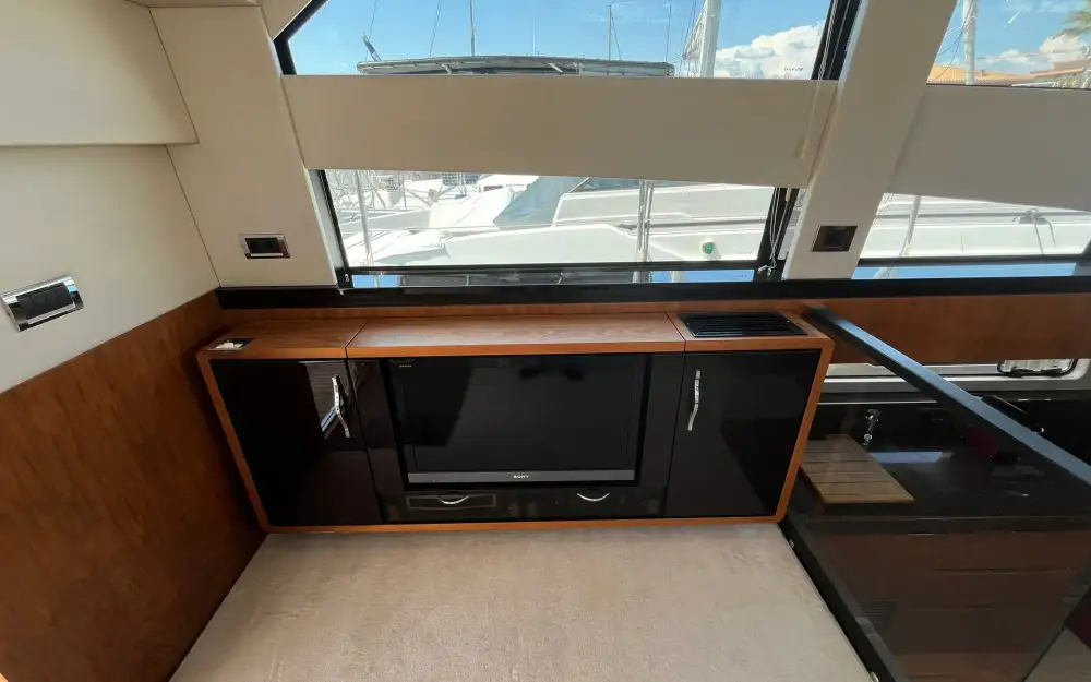 slider 16 Fairline Squadron 42