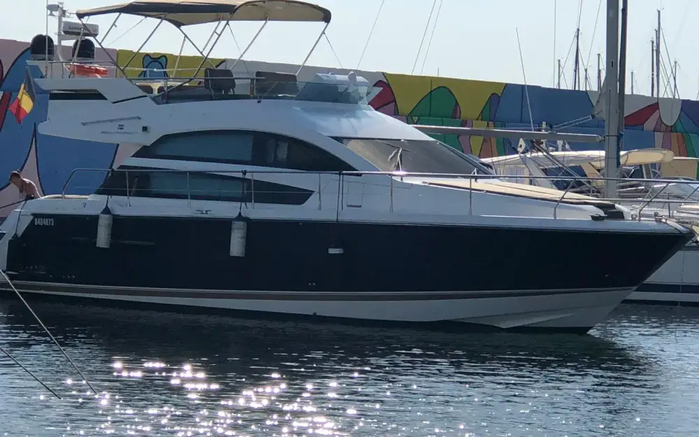 slider 1 Fairline Squadron 42