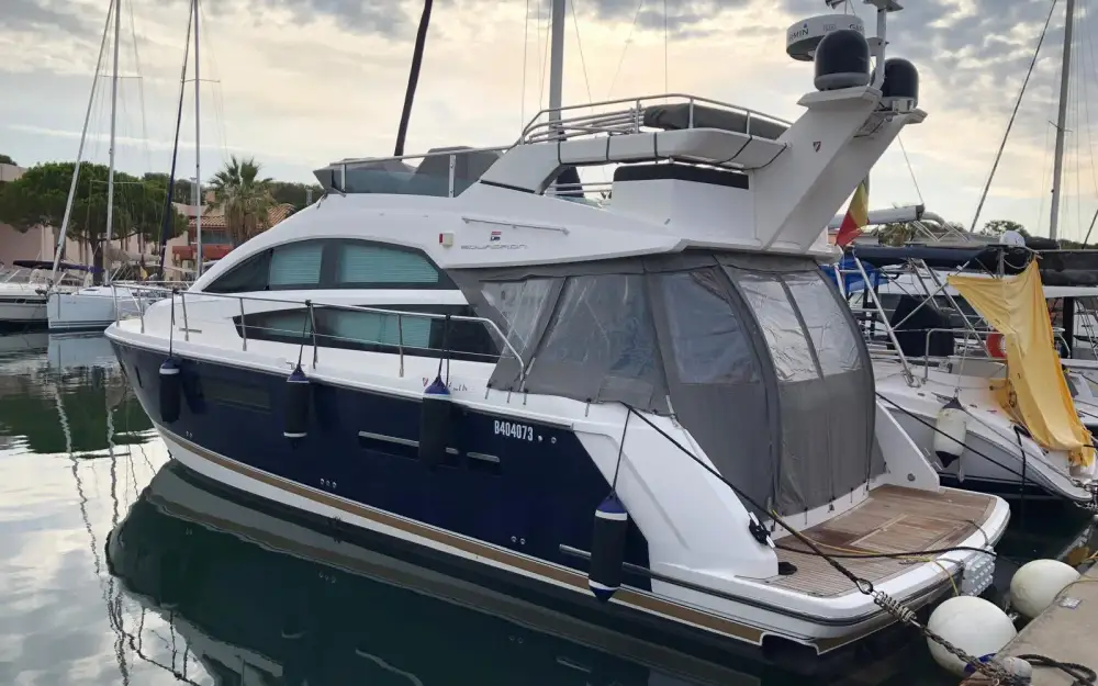 slider 2 Fairline Squadron 42