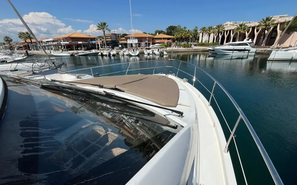 slider 6 Fairline Squadron 42