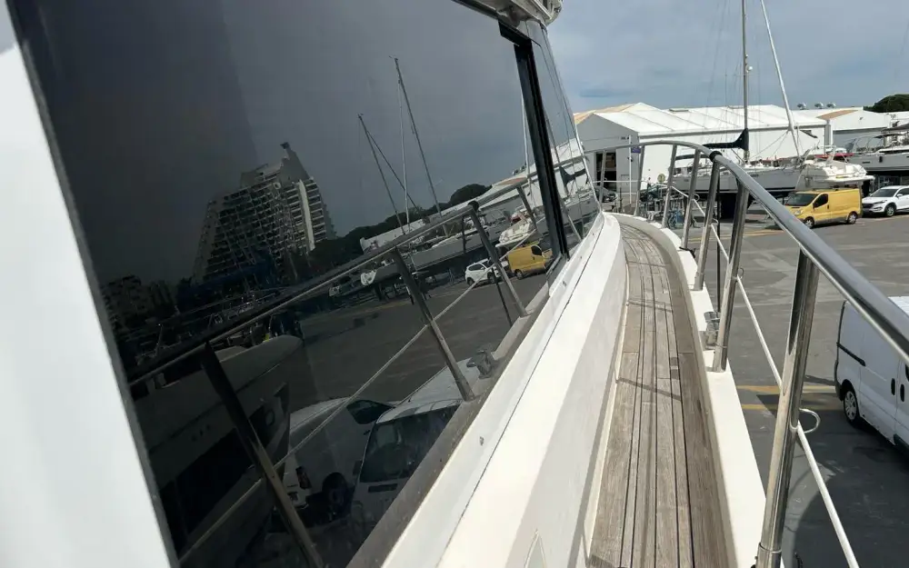 slider 15 Sealine  F 42