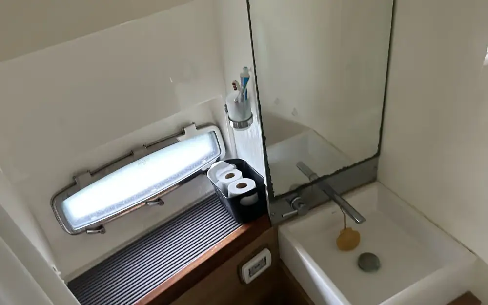 slider 17 Sealine  F 42