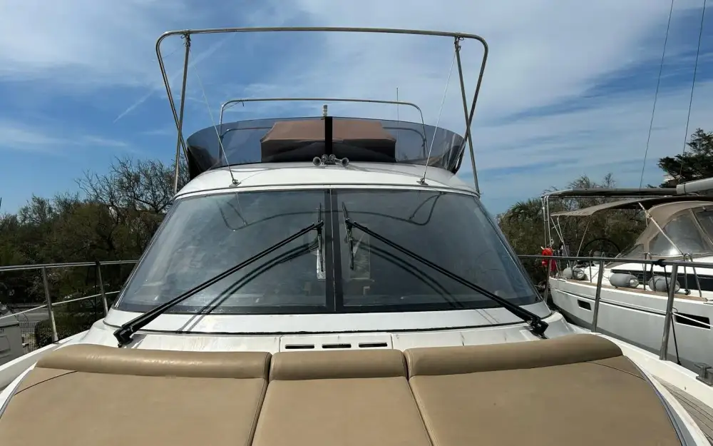 slider 18 Sealine  F 42