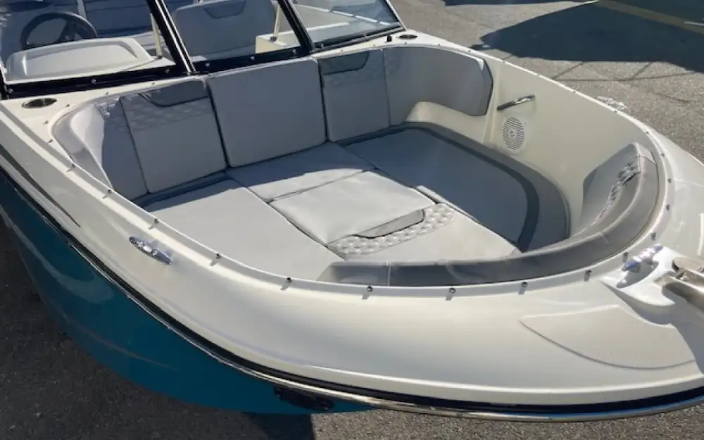 slider 7 Bayliner Element M19